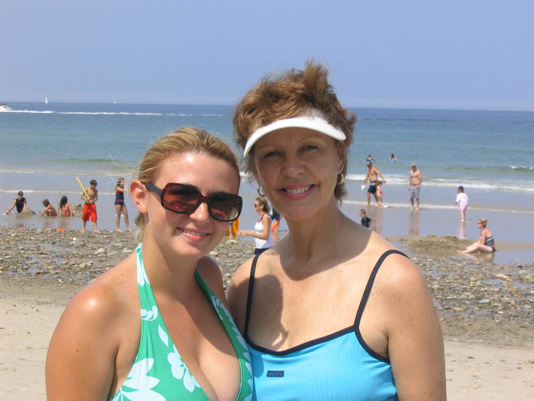 Stacie Ruckert and Ellen McDavitt July 2005.jpg 127.6K